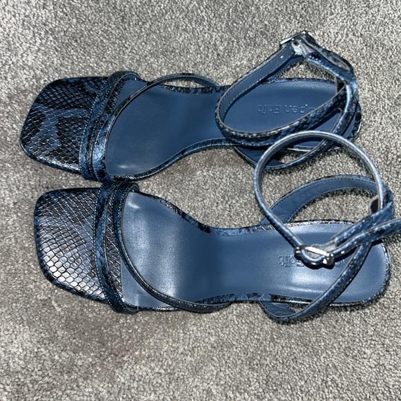 Faux blue leather snakeskin ankle strap heels. Size 7 1/2. - Picture 2 of 5